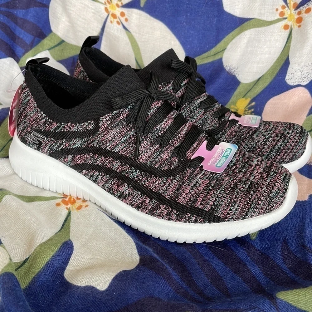 Brand New Skechers Air-Cooled Memory Foam Slip On Black Stretch Sneakers